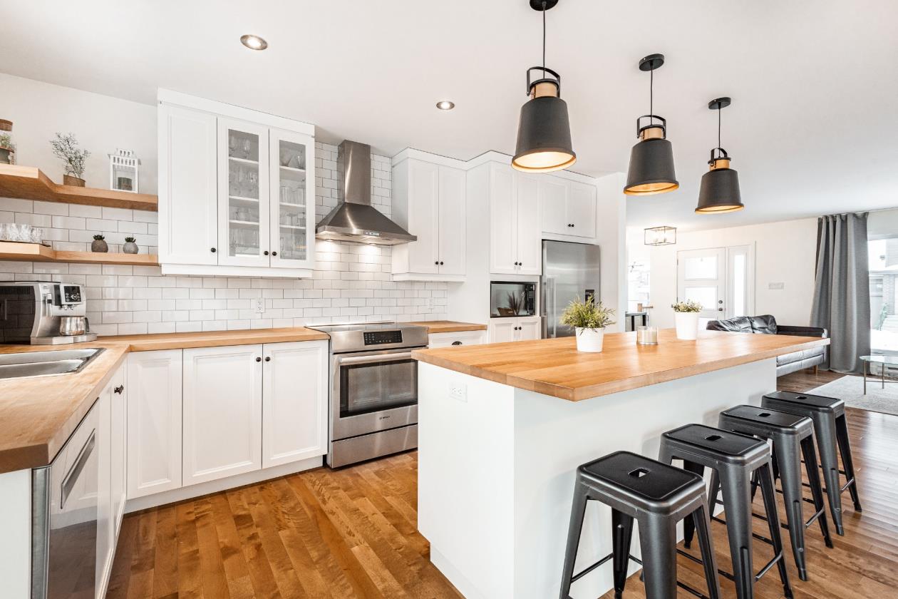  Nouvelle propriété sur le marché! Charmante maison de 4 chambres à coucher parfaite pour une grande famille