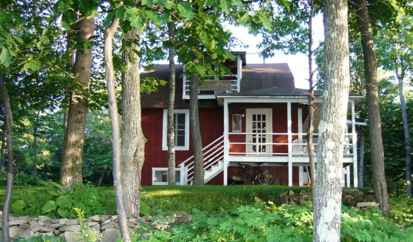 Faites un voyage dans le temps dans cette magnifique maison champêtre près d'un lac