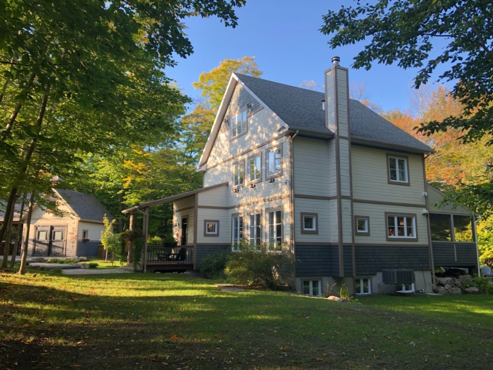 Maison de rêve située à Prévost; son intérieur ravissant épate dès les premières secondes de la visite