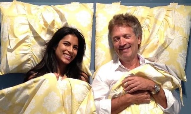 Claude Meunier et Virginie Coossa sont en voyage et ils prennent une superbe photo de couple