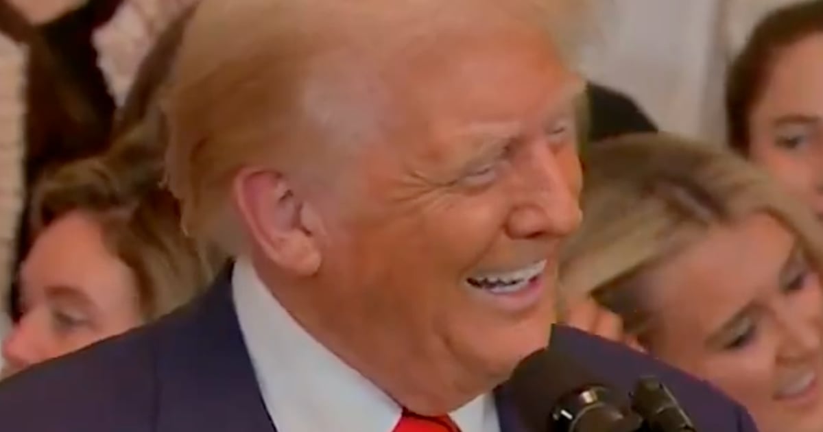 Donald Trump fait une blague douteuse sur la coupe de cheveux d’un sénateur