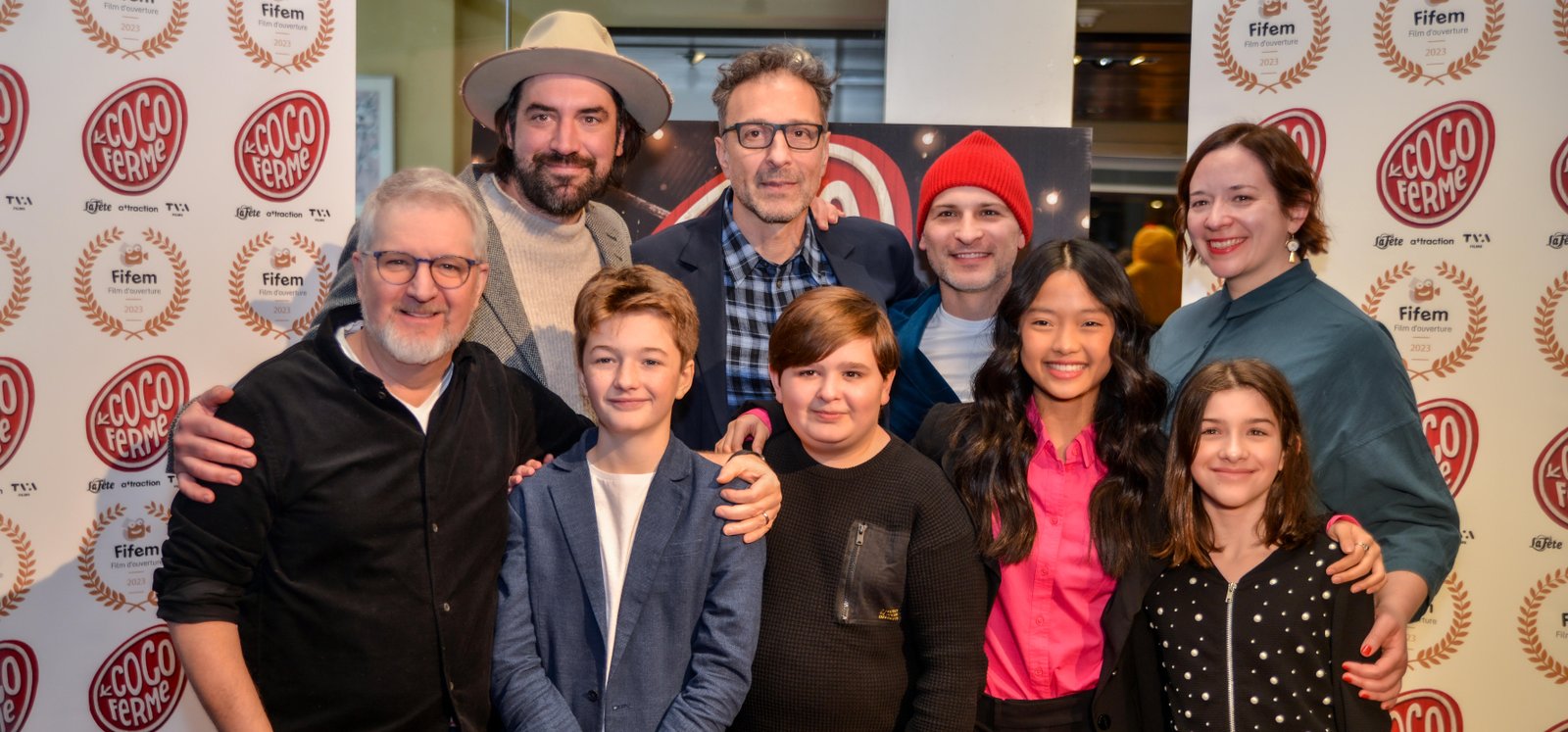 Les vedettes québécoises sont nombreuses à la première du film Coco ferme et les critiques sont excellentes