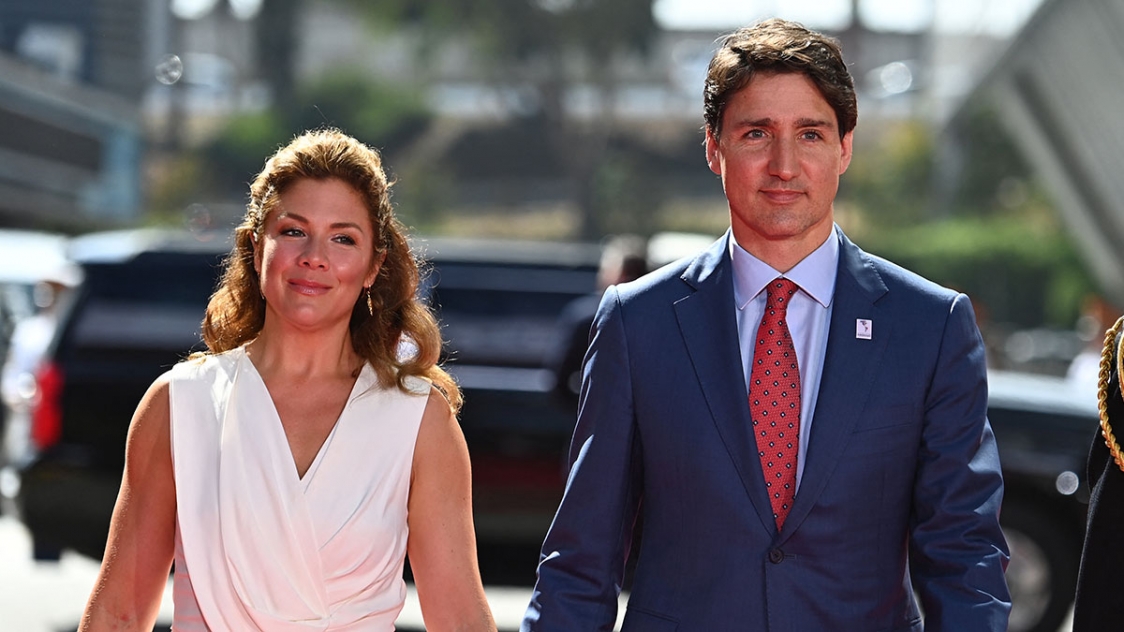 Justin Trudeau et Sophie Grégoire prennent une nouvelle photo en famille