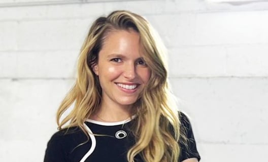Sarah-Jeanne Labrosse change complètement de tête, c'est tout un changement capillaire!