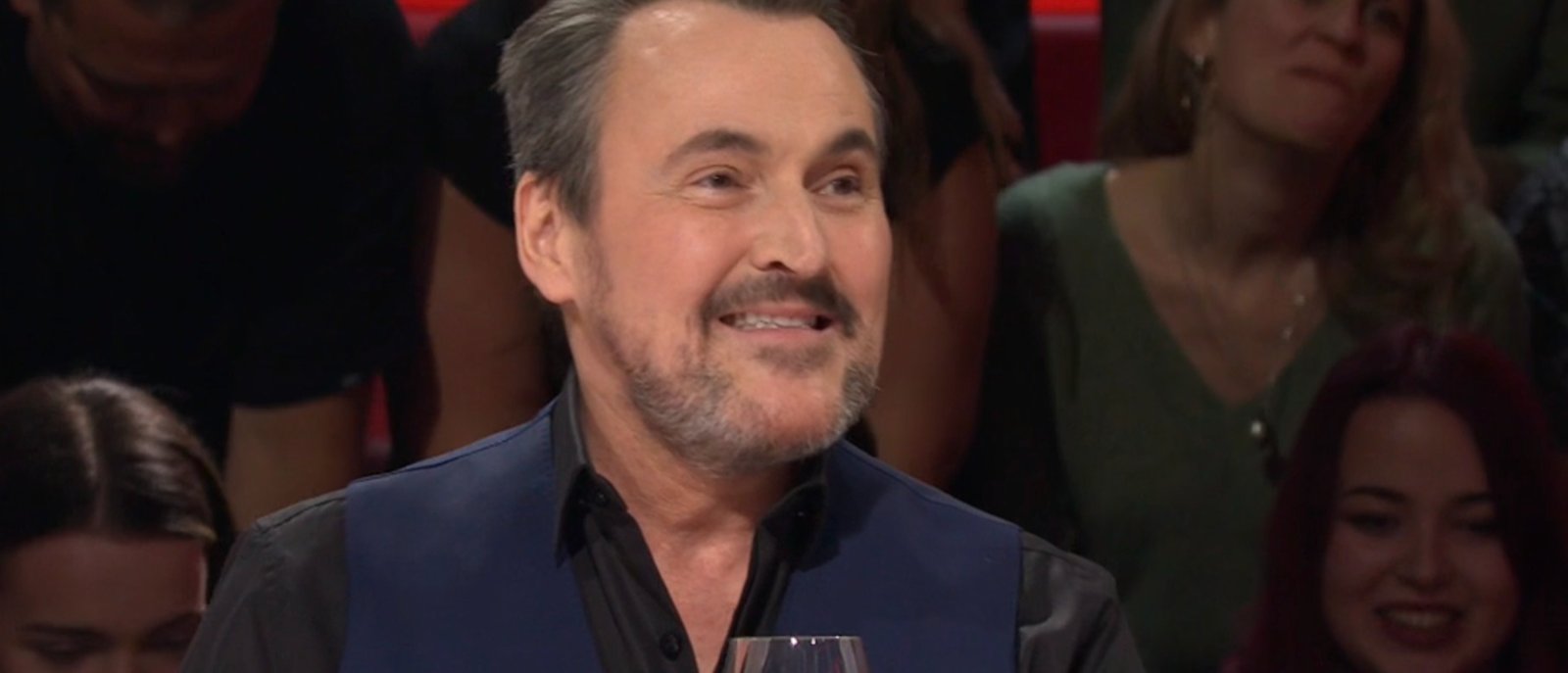On a eu droit à une grande première, dimanche, à Tout le monde en parle et les fans en ont long à dire