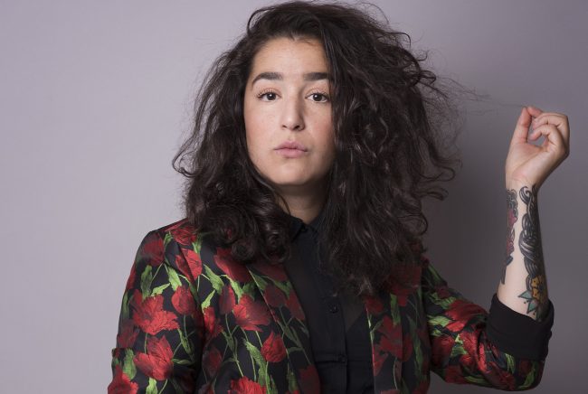 Découvrez le look flamboyant de Mariana Mazza