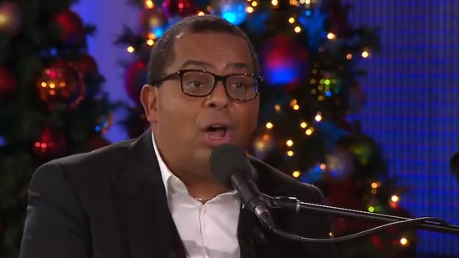 Gregory Charles enflamme le plateau de Ça finit bien la semaine avec une performance incroyable