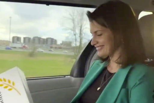 Geneviève Guilbault impliquée dans une controverse pour ne pas avoir porté sa ceinture de sécurité en voiture