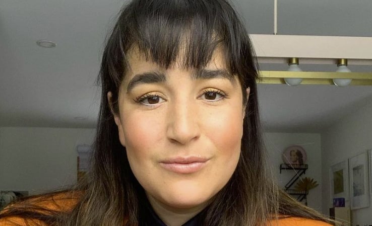 Cette tenue éclatée de Mariana Mazza attire les regards de tout le monde