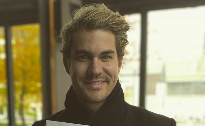 Julien Lacroix sera papa pour une 2e fois et son amoureuse prend une adorable photo avec son baby bump