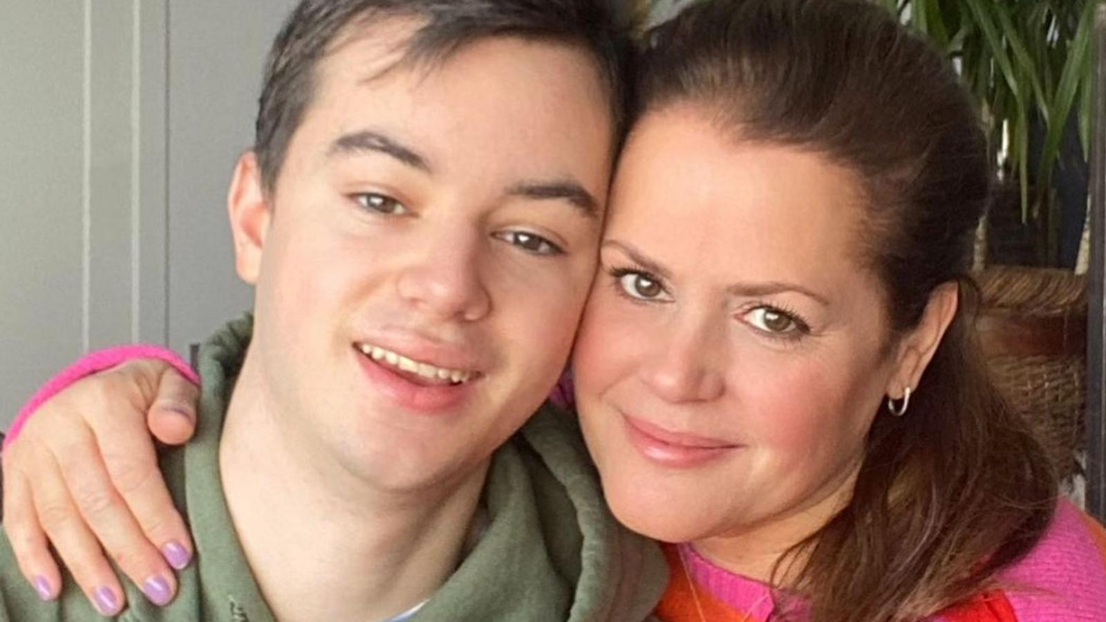 Benjamin Gratton partage une rare photo de sa blonde et de son frère