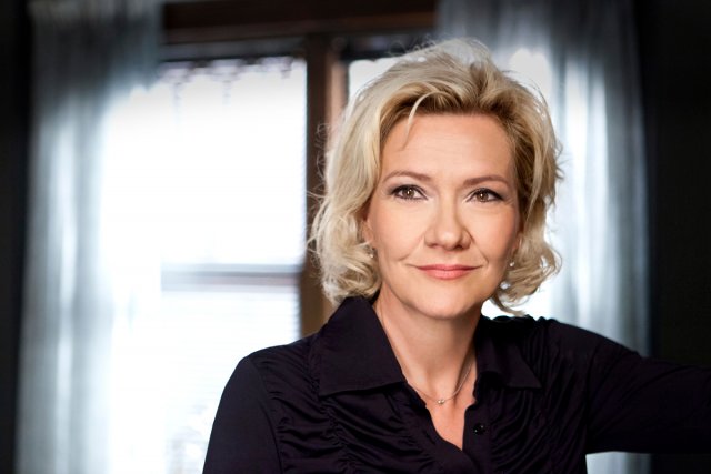 Élise Guilbault sort publiquement pour l'une des premières fois avec son nouvel amoureux