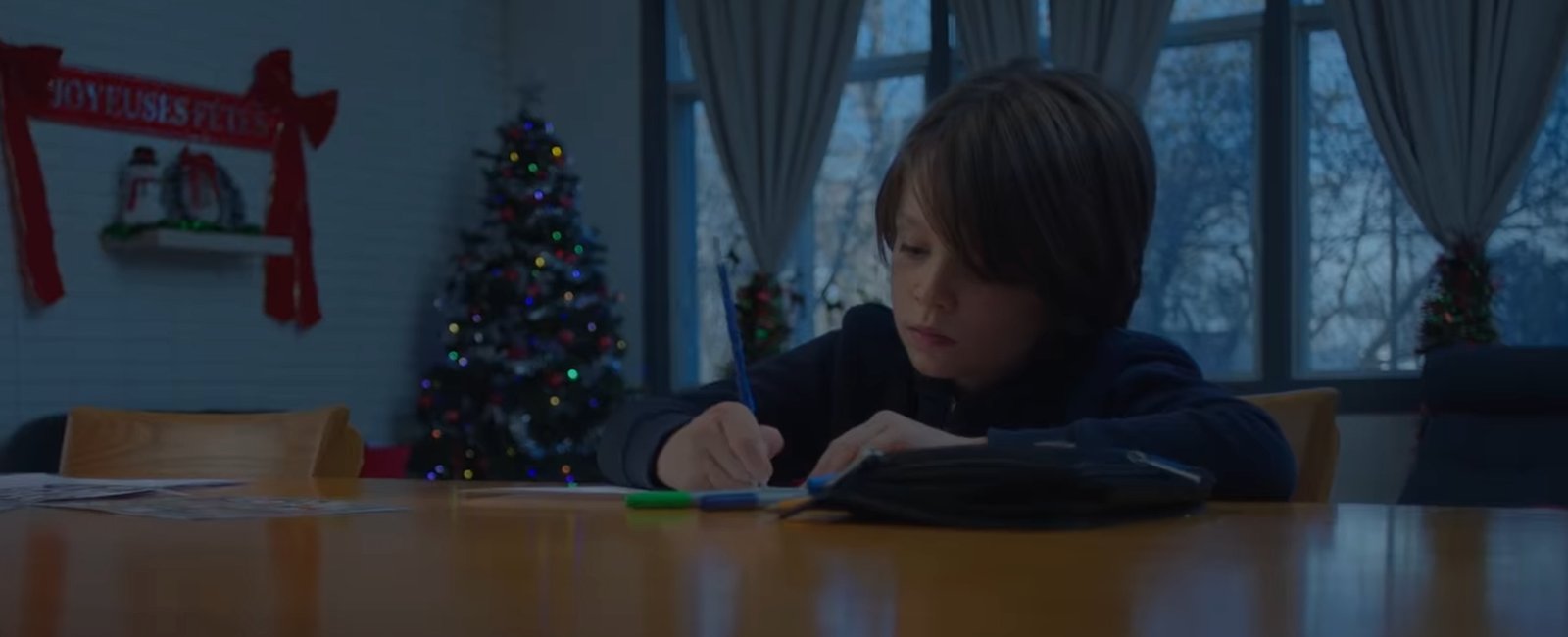 Des milliers de Québécois ont versé une larme devant cette publicité de Noël qui va droit au coeur