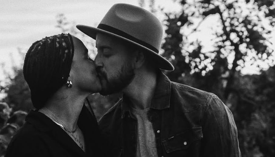 Jean-Pier Gravel et Vanessa Boudrias célèbrent l’arrivée de leur tout-petit