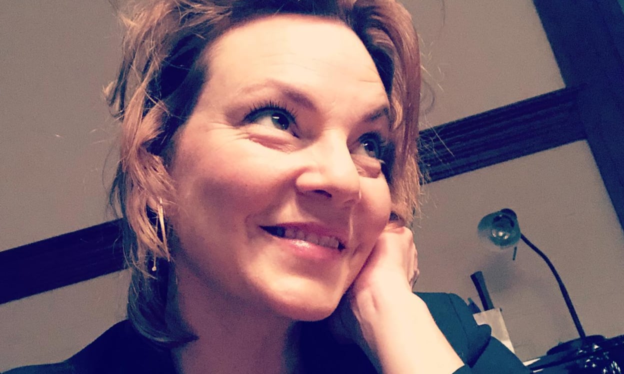 Catherine Proulx-Lemay fait de rares confidences sur sa vie privée et raconte ses premiers projets de vacances avec son amoureux