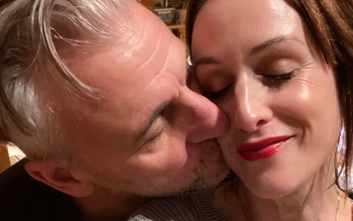 Patrick Huard et sa conjointe Anik Jean publient une adorable photo de couple en vacances