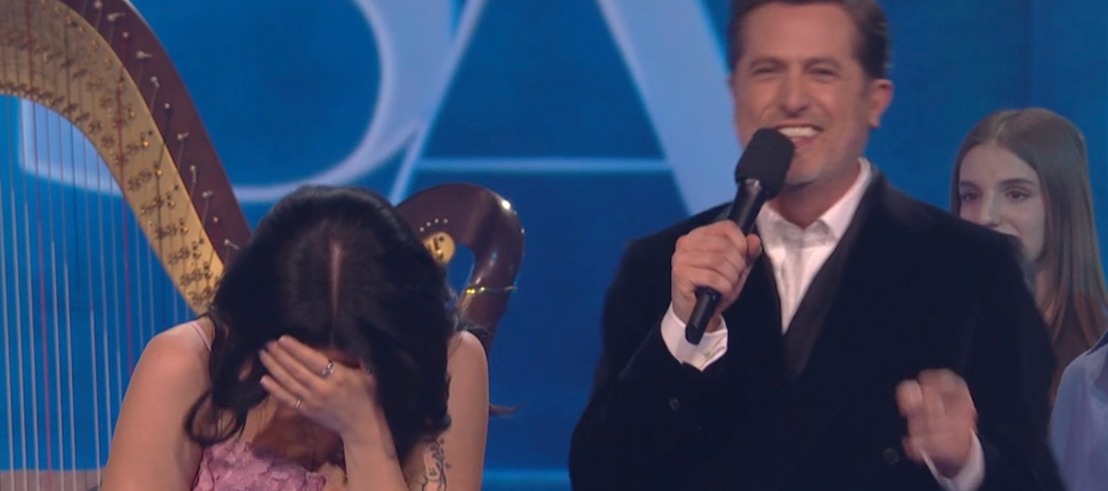 Jean-Philippe Dion crée le malaise de l'année pendant la finale de Star Académie et Katrine ne sait plus où se placer