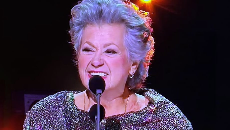 Ginette Reno remporte l’album « succès populaire » de l’année à l’ADISQ et fait une blague sur Jean Coutu