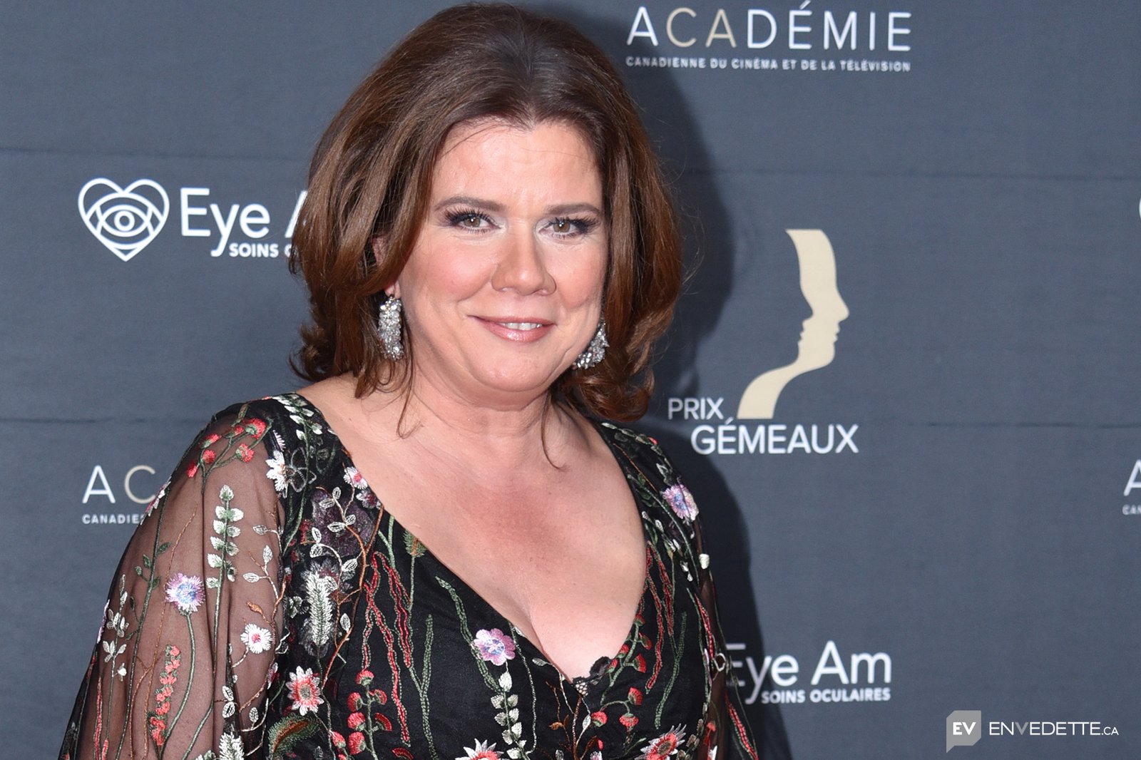 Le look de Marina Orsini enflamme la toile