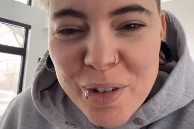 Roxane Bruneau dévoile une erreur cocasse en lien avec son documentaire