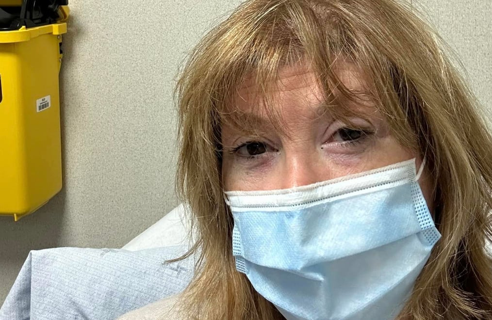 Chantal Lacroix hospitalisée d'urgence en ambulance