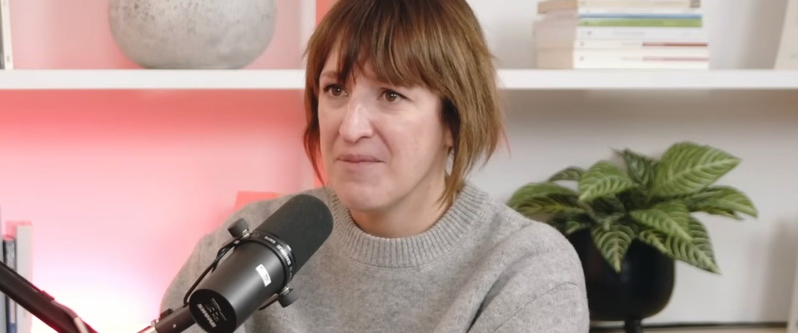 «Ça m'a brisée qu'il dise ça!» Anne-Élisabeth Bossé brise en entrevue en parlant de son père