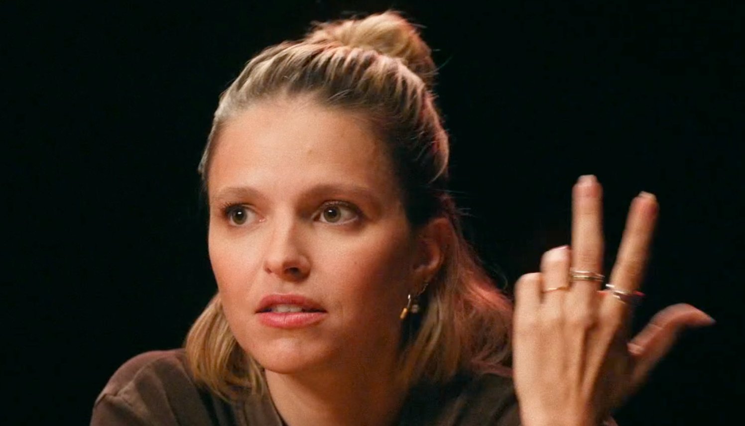Sarah-Jeanne Labrosse dévoile ce qui l'atteint le plus dans les rumeurs la concernant 