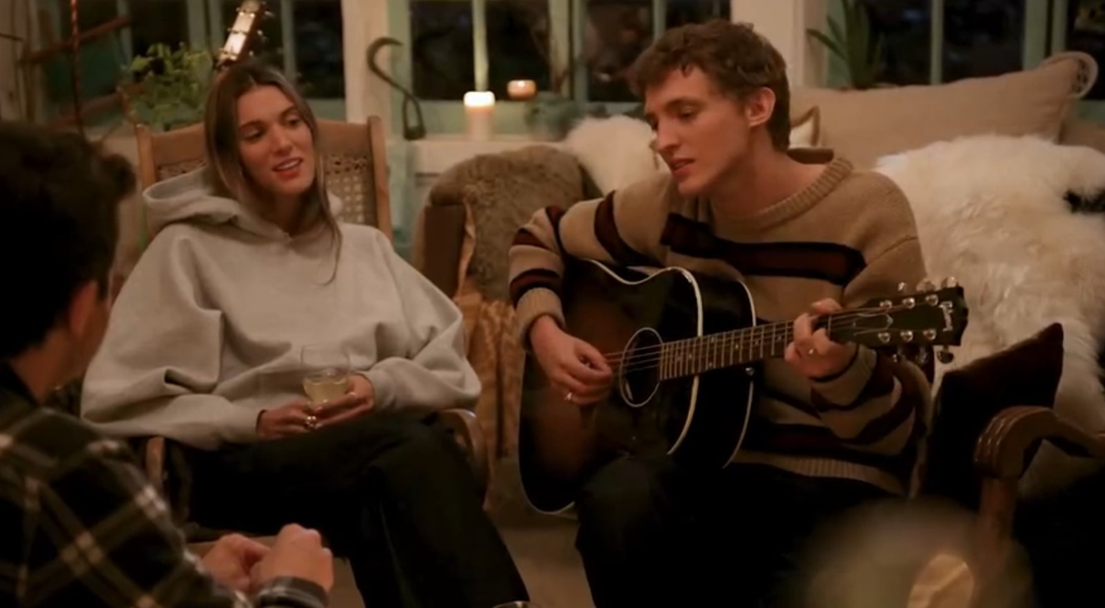 Charlotte Cardin et son amoureux font une superbe performance en duo à La vraie nature