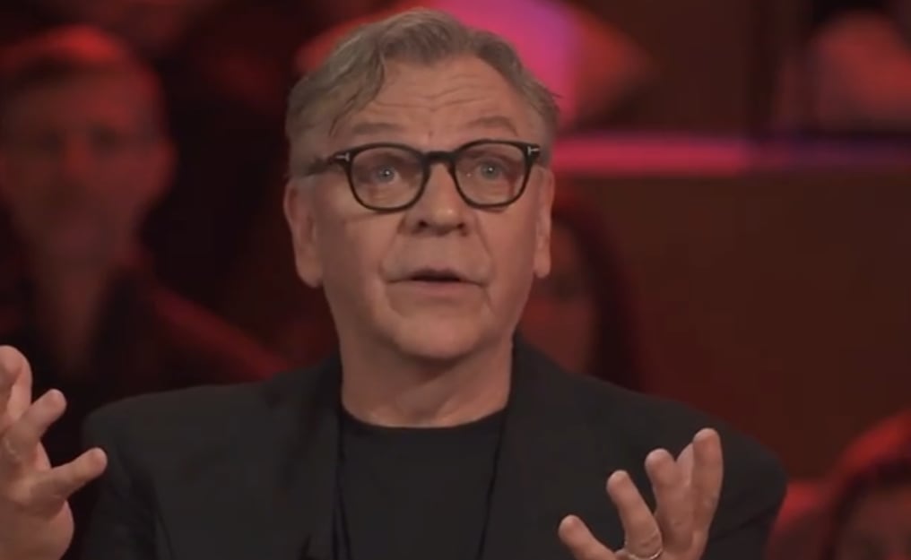 Marc Labrèche fait réagir en avouant s'être fait insulter sur son apparence physique à la piscine