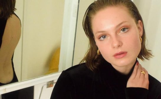 Vous connaissez les parents bien connus de cette comédienne d'Indéfendable 