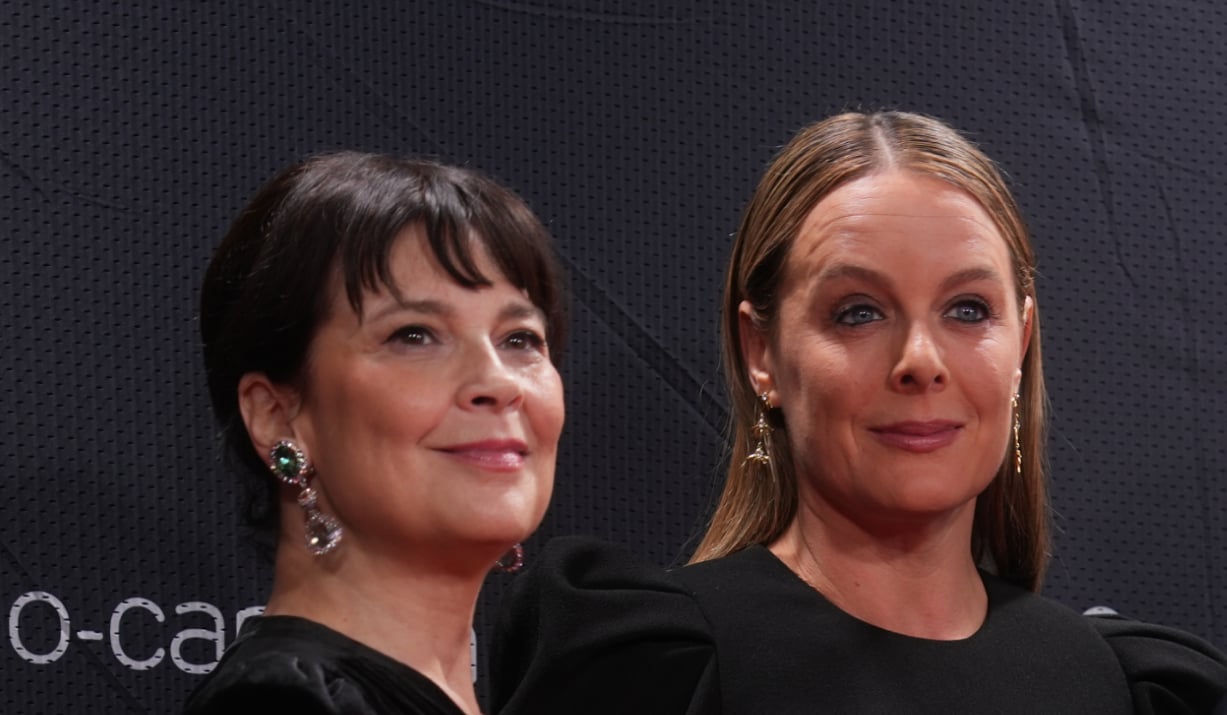 Julie Le Breton et Anne Dorval éblouissantes sur le tapis rouge des Gémeaux
