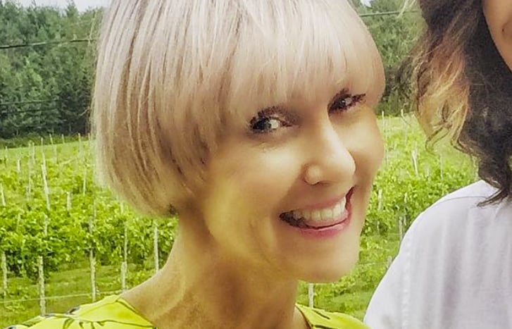 Pénélope McQuade vient en aide à une femme en détresse et raconte une histoire bouleversante