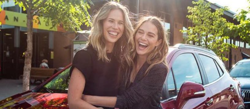 12 photos de l'ancienne blonde de Maripier Morin qui est aujourd'hui sa meilleure amie