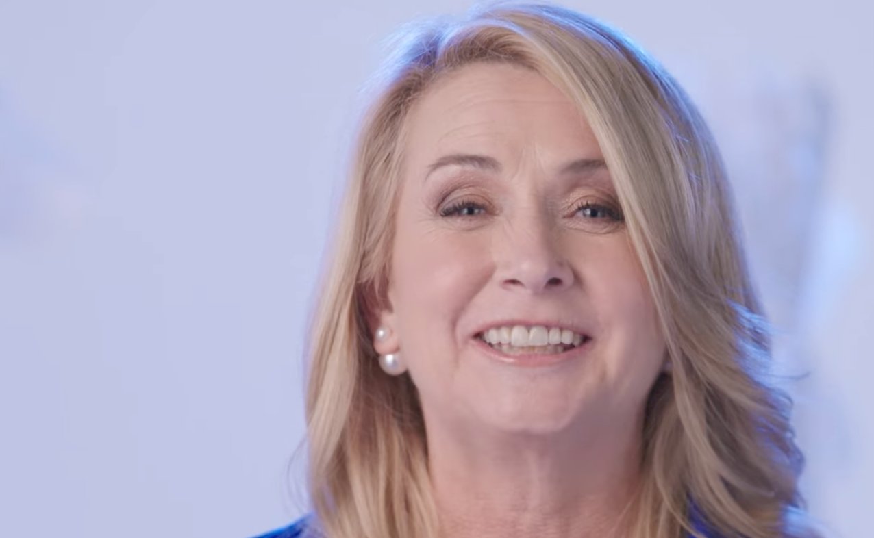 Nathalie Simard reprend la chanson de La guerre des tuques avec QW4RTZ et le résultat est hallucinant