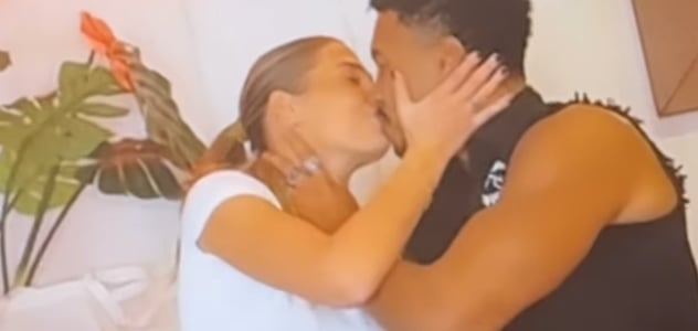 Un french entre Maude et Mamadou sème la confusion chez les fans d'Occupation Double