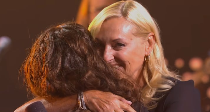 Chantal Machabée surprend une jeune humoriste à sa sortie de scène 