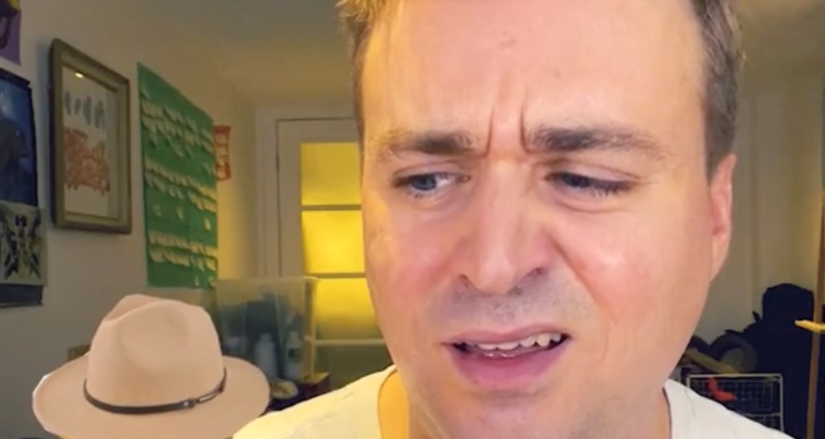 Arnaud Soly partage sa recette préférée de Ricardo et ça donne une vidéo hilarante