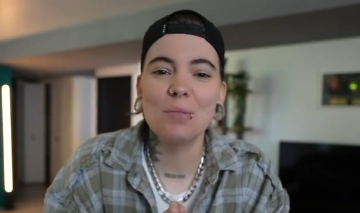 Roxane Bruneau passe chez le coiffeur et change complètement de look