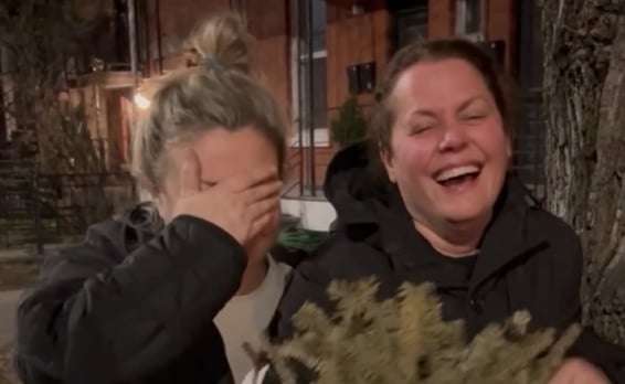 Patricia Paquin et Jessica Barker boivent du vin et dérobent un objet chez Jean-Philippe Wauthier