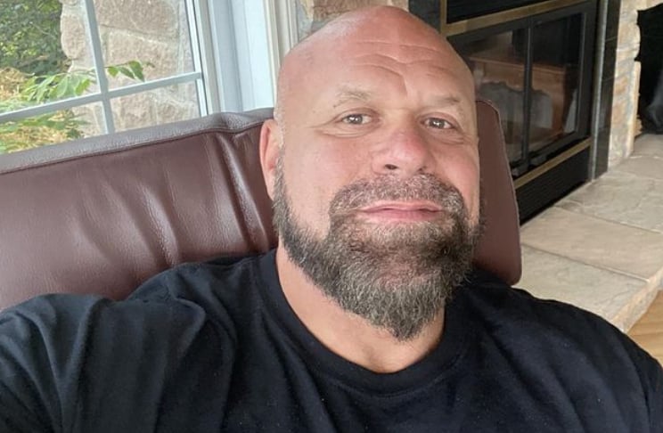 Hugo Girard raconte comment il a demandé sa blonde en mariage et c'est romantique à souhait