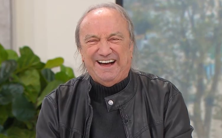 À 76 ans, Claude Dubois s'amène à Salut Bonjour et son entrevue fait beaucoup réagir