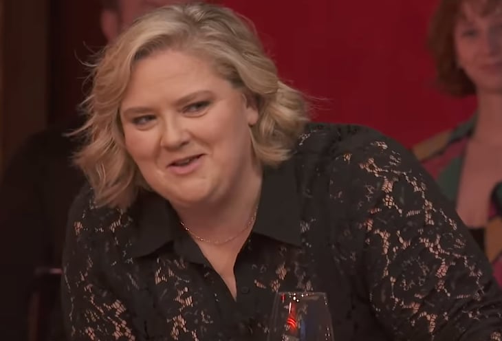 Debbie Lynch-White explique ce qu'elle pense des couples ouverts