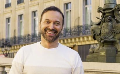 Joël Legendre partage une rare photo de sa mère pour une raison bien précise
