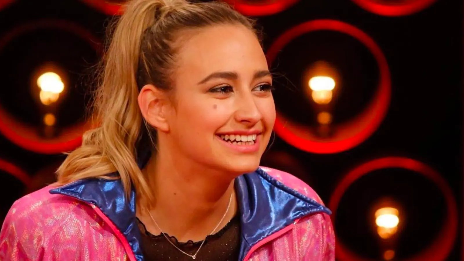 Éléonore Lagacé fait tourner toutes les têtes avec ce look osé dans une soirée branchée
