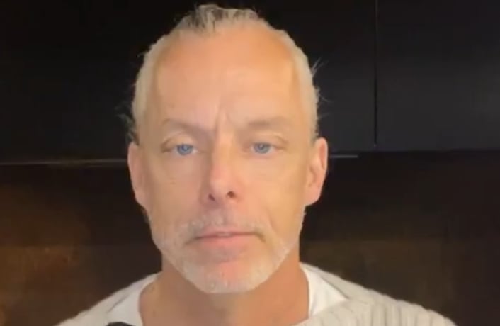 François Lambert ramasse solidement des humoristes pour une raison précise
