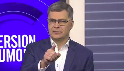 Mario Dumont arrive à la radio le matin pour livrer une compétition féroce à Patrick Lagacé