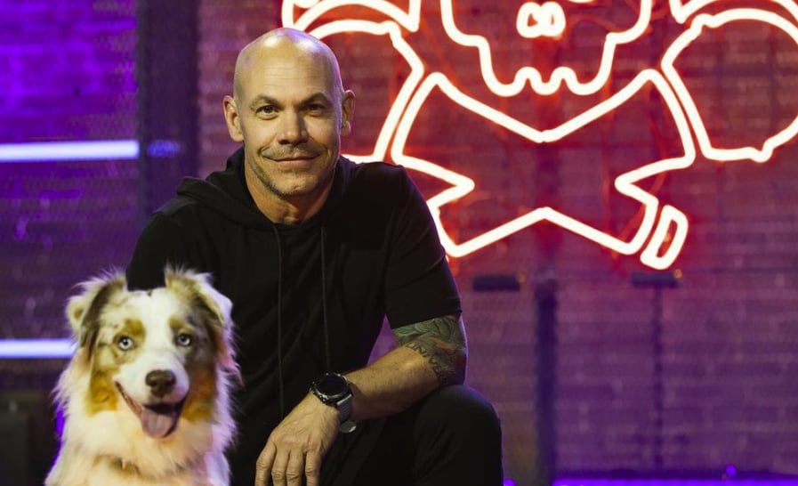 Maxim Martin s'adresse à son chien pour sa fête et les réactions sont nombreuses