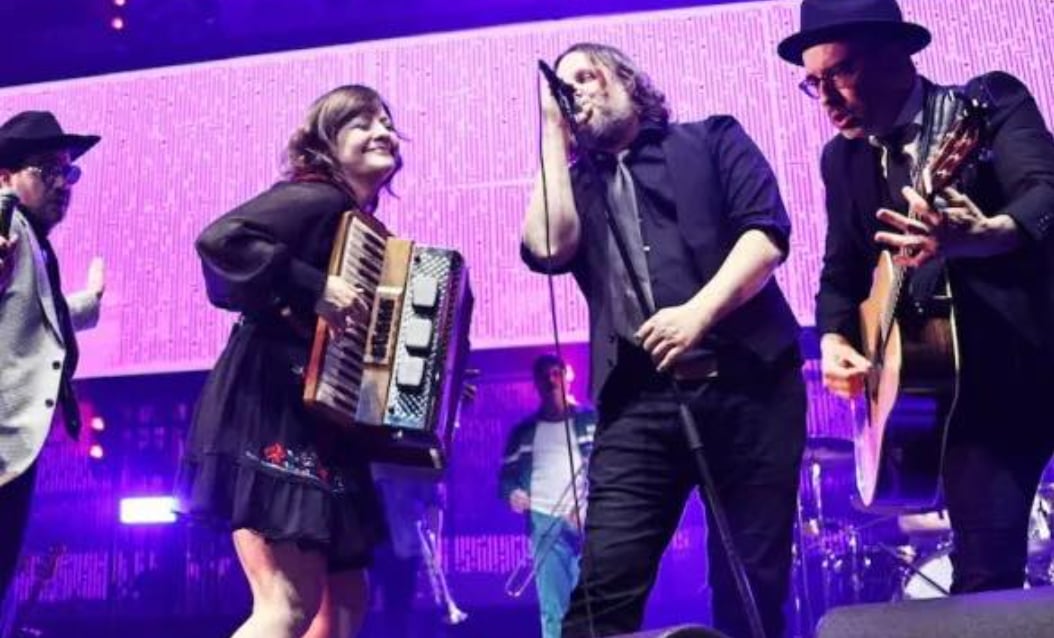Malgré l'annulation de leur spectacle, les Cowboys fringants montent sur scène au Festival d'été de Québec