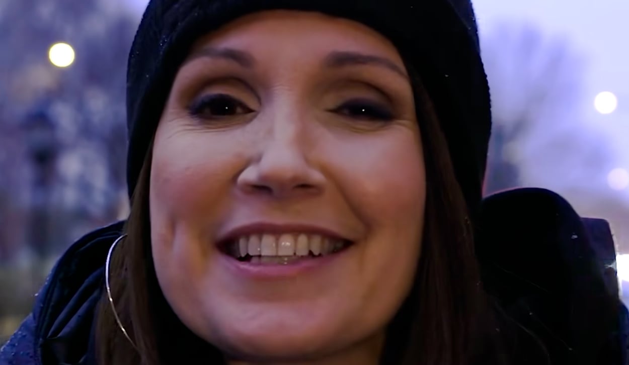 France Beaudoin piège son amoureux pour En Direct du jour de l’An et sa réaction vaut tout l'or du monde