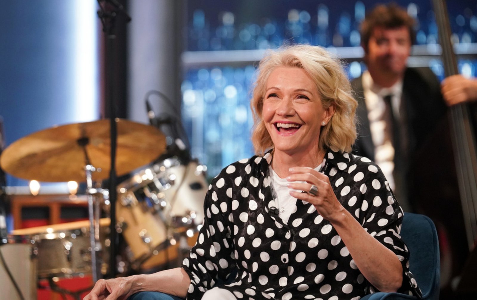 Élise Guilbault déclenche un fou rire à Bonsoir bonsoir!